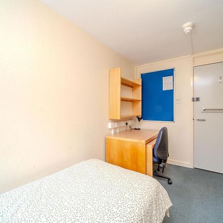 Joivy Budget 4,5 And 6 Bed Private Flats, In Historic Old Town (Adults Only) 에든버러 외부 사진