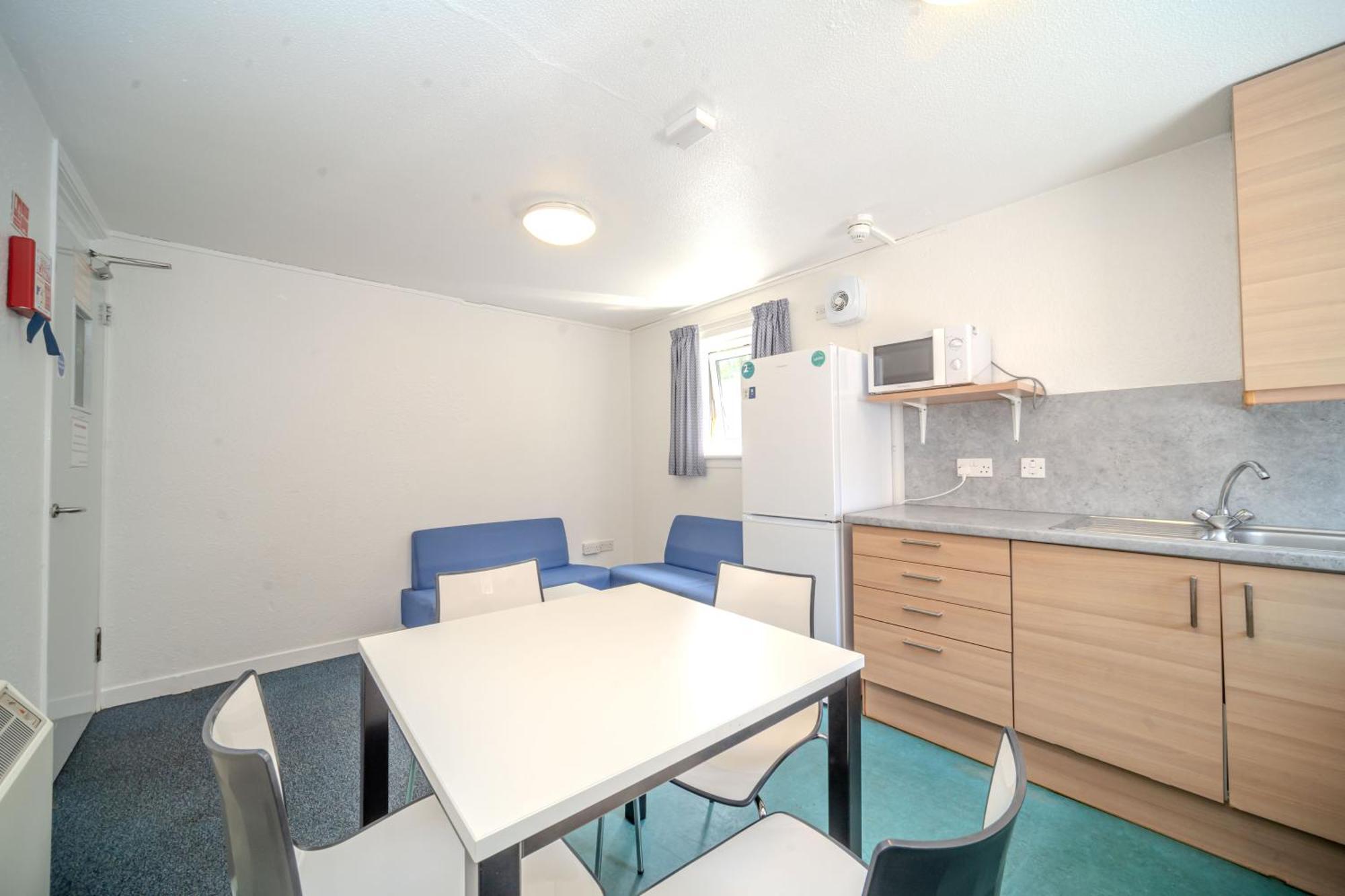 Joivy Budget 4,5 And 6 Bed Private Flats, In Historic Old Town (Adults Only) 에든버러 외부 사진
