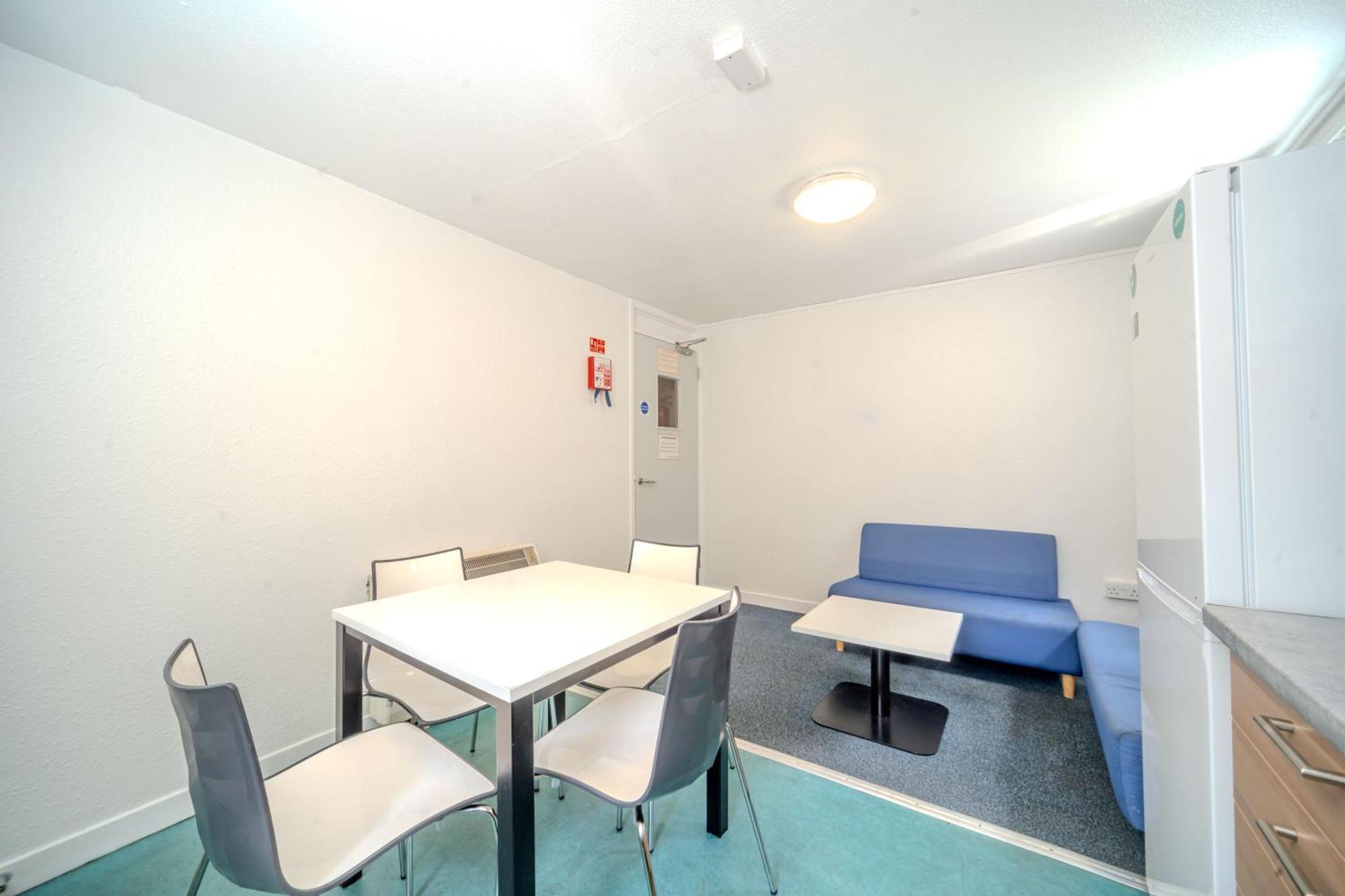 Joivy Budget 4,5 And 6 Bed Private Flats, In Historic Old Town (Adults Only) 에든버러 외부 사진
