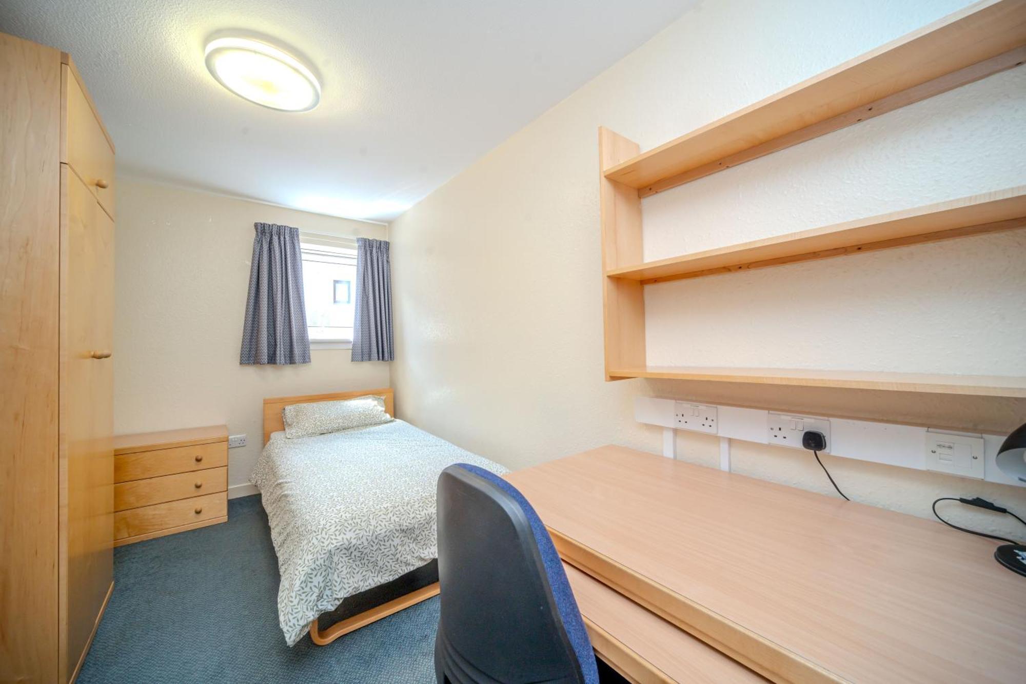 Joivy Budget 4,5 And 6 Bed Private Flats, In Historic Old Town (Adults Only) 에든버러 외부 사진