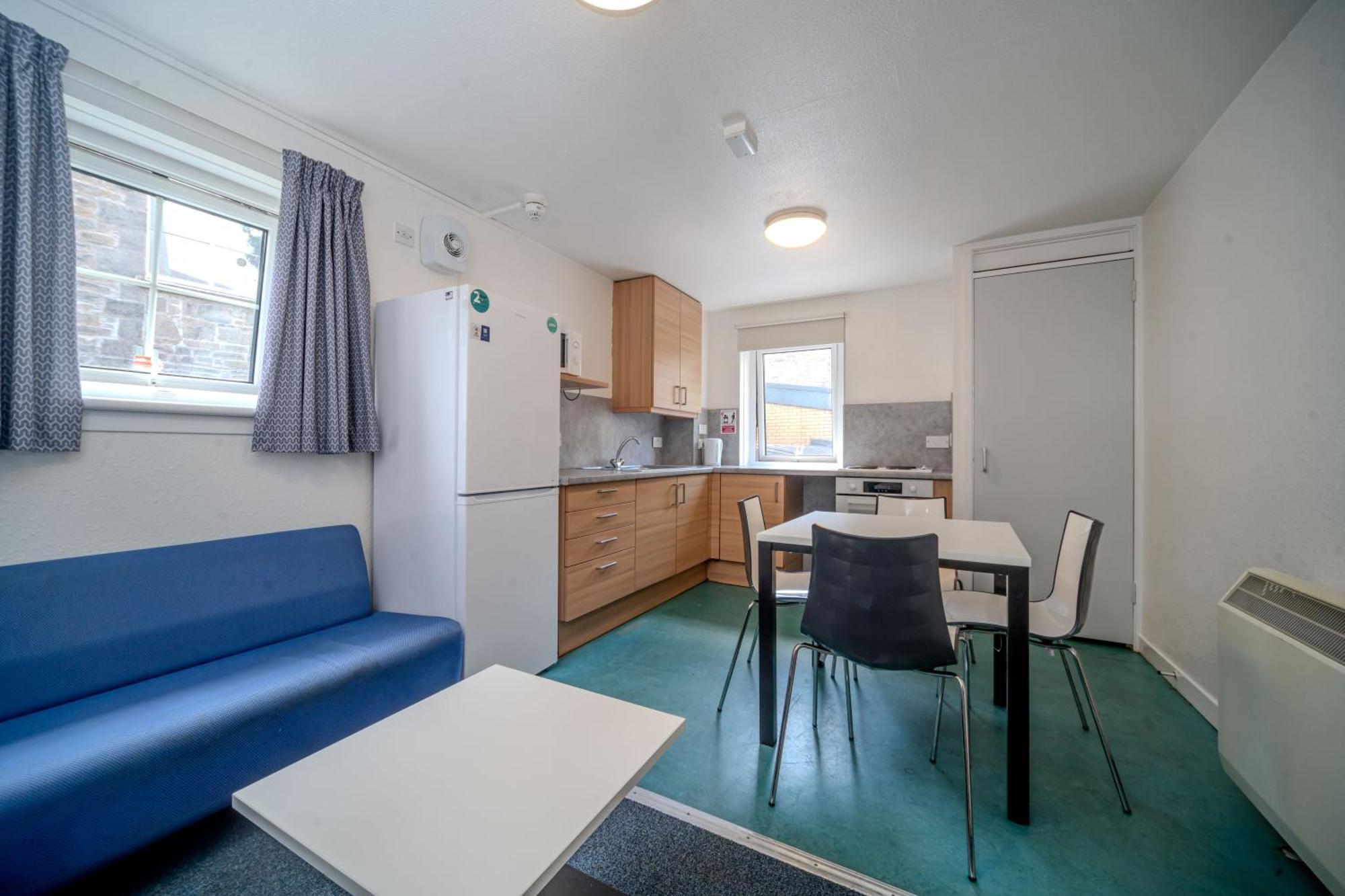 Joivy Budget 4,5 And 6 Bed Private Flats, In Historic Old Town (Adults Only) 에든버러 외부 사진
